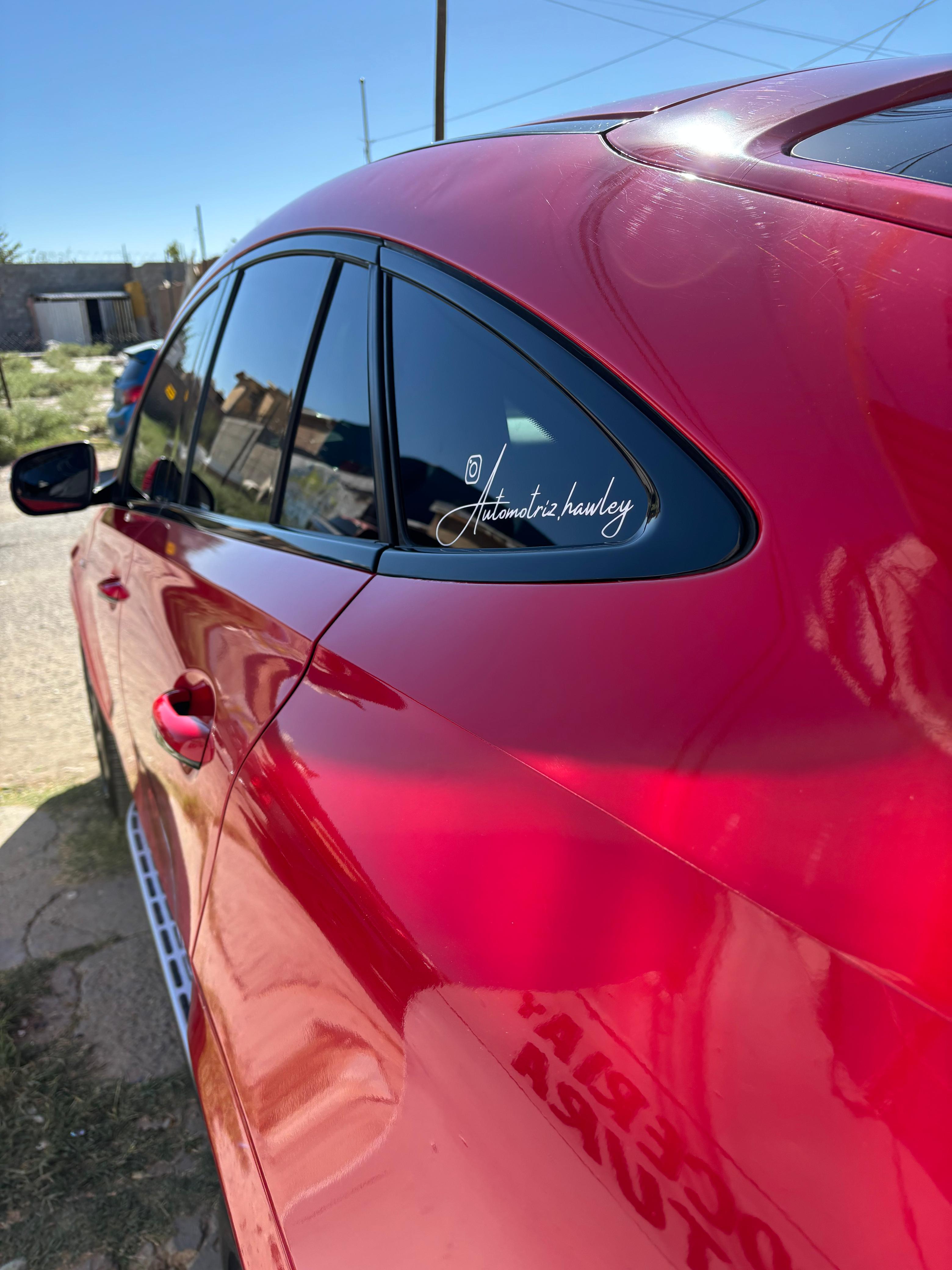 Full wrap rojo del Mercedes realizado en Hawley